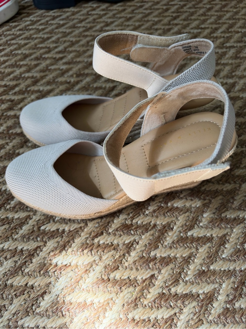 Kelly & Katie Wedges - Picture 3 of 5